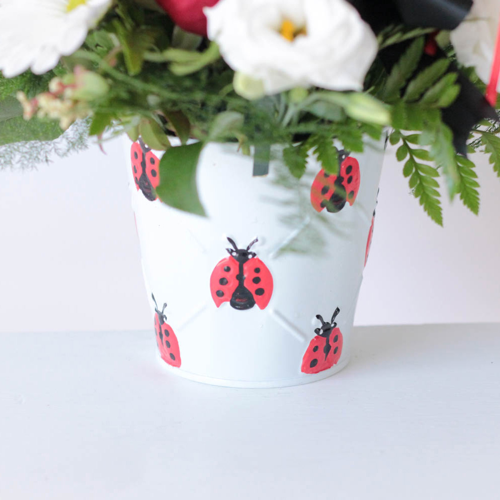Mariquita Francis Red & White Floral Arrangement